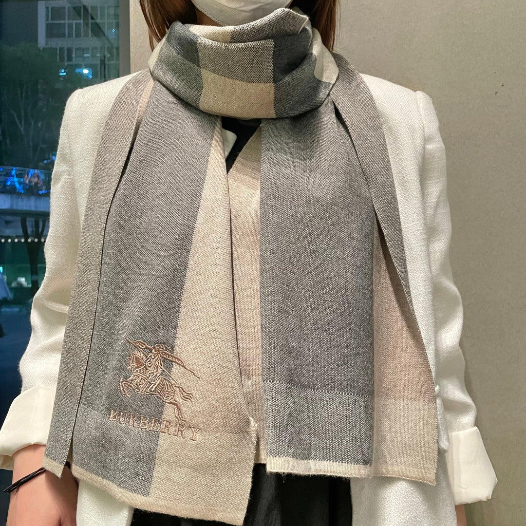 China Replica Burberry Scarf 48usd Only