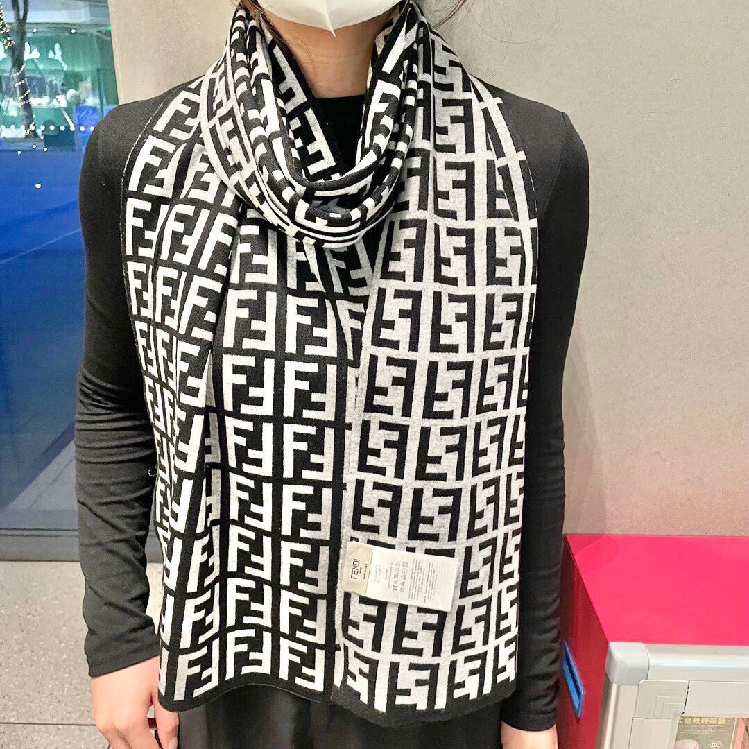 China Replica Fendi Scarf 48usd Only