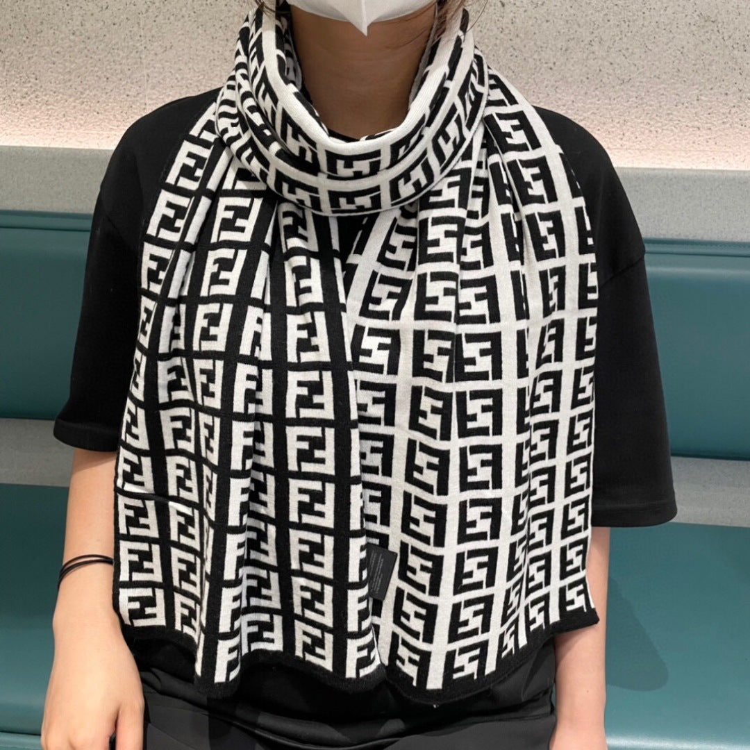 China Replica Fendi Scarf 40usd Only