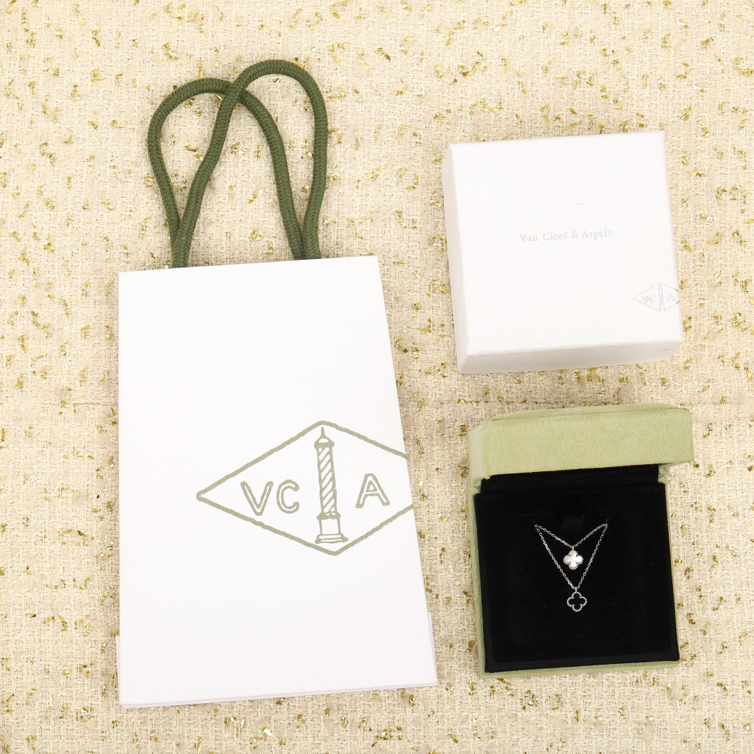 China Replica Chanel Necklaces 6000usd Only