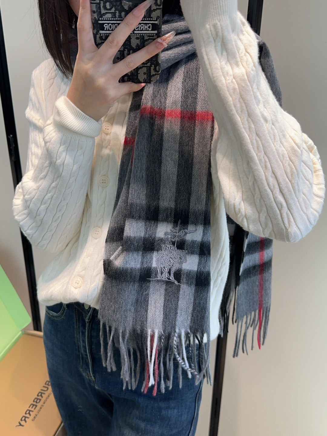 China Replica Burberry Scarf 46usd Only