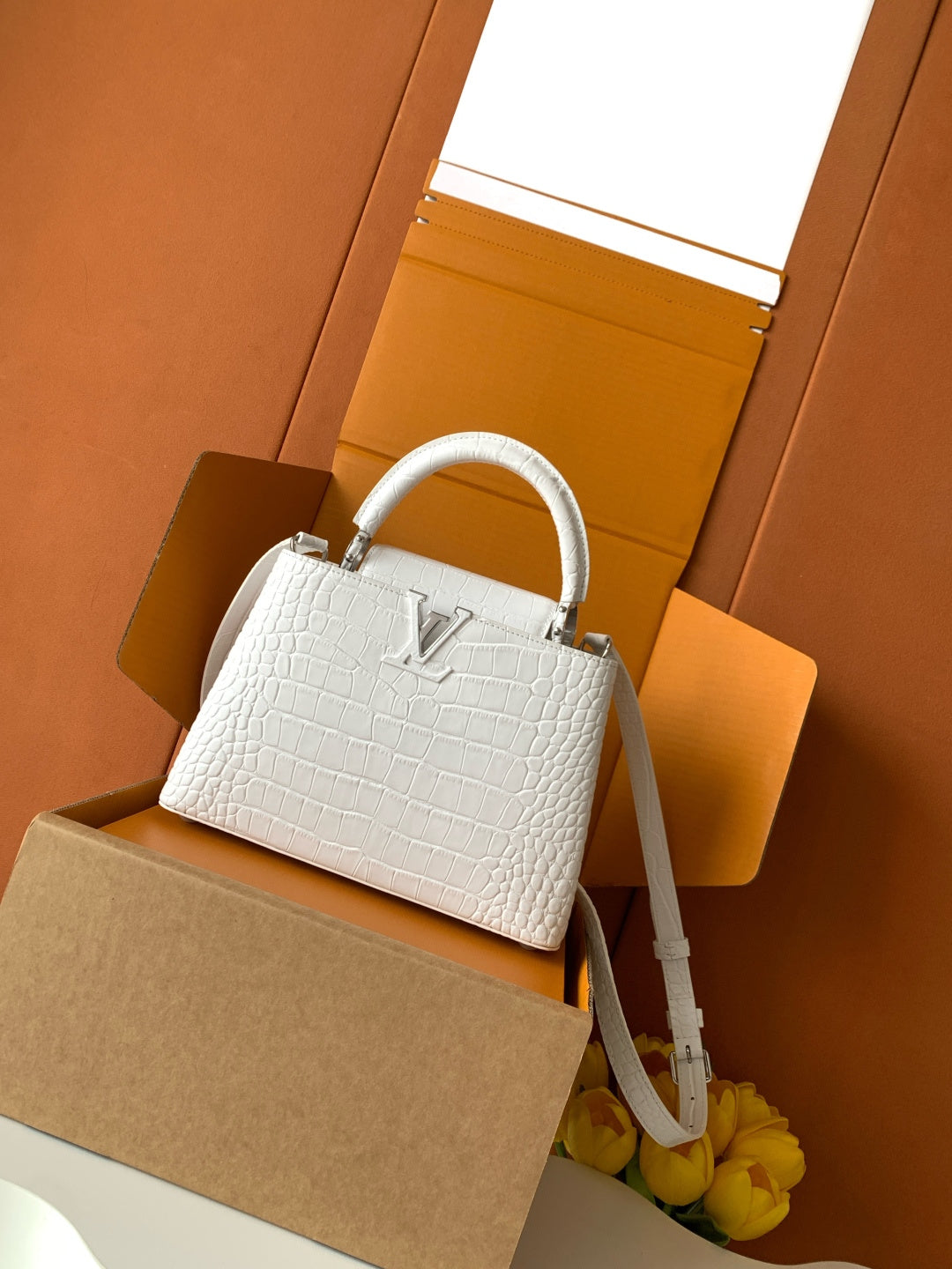China Replica LV Handbags 414usd Only