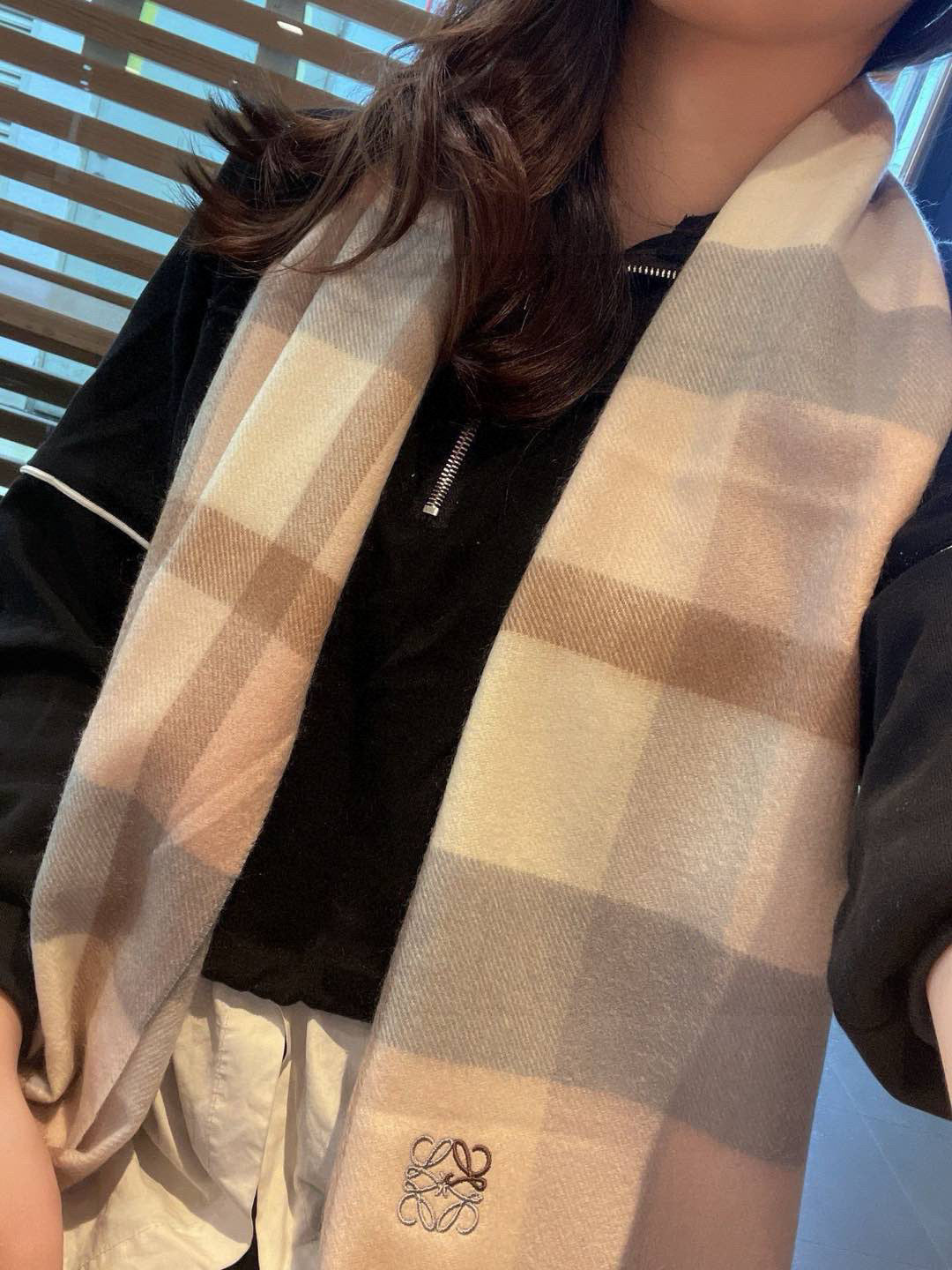 China Replica Loewe Scarf 76usd Only