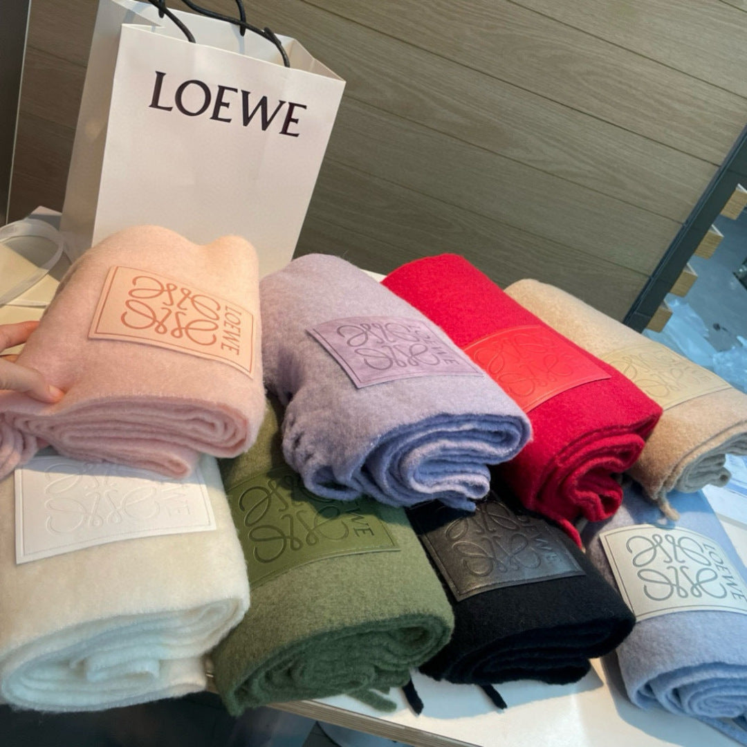 China Replica Loewe Scarf 84usd Only