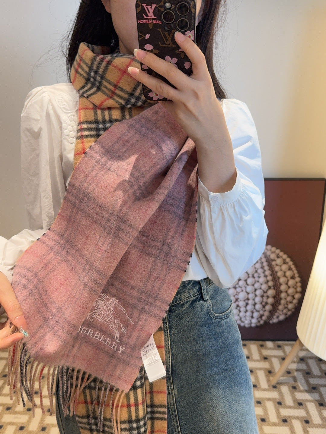 China Replica Burberry Scarf 48usd Only