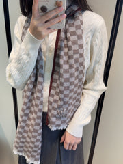 China Replica LV Scarf 62usd Only