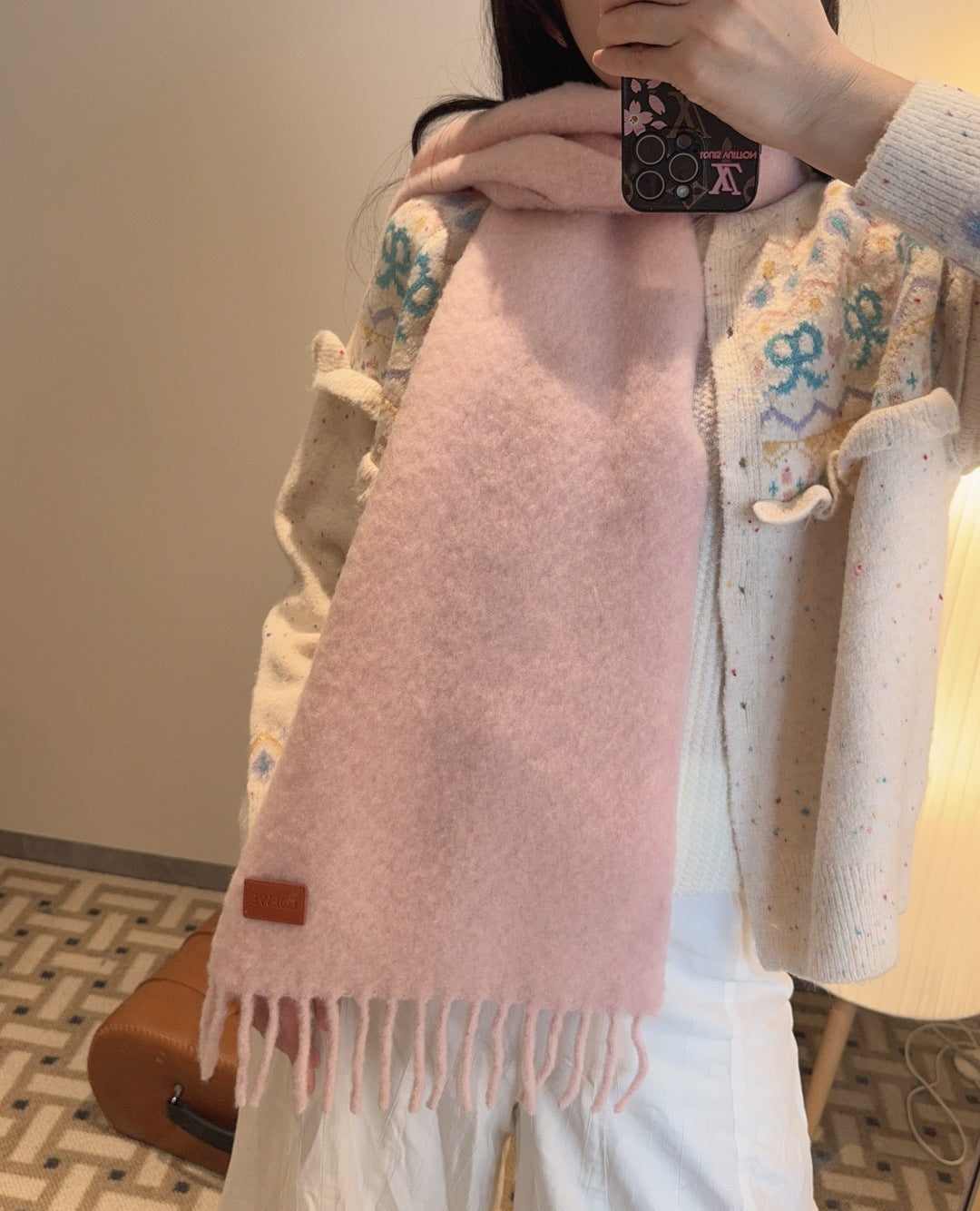 China Replica Loewe Scarf 48usd Only