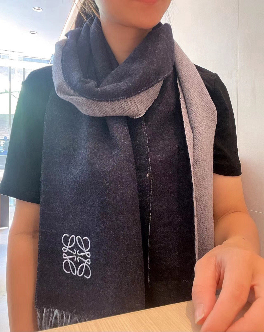 China Replica Loewe Scarf 42usd Only