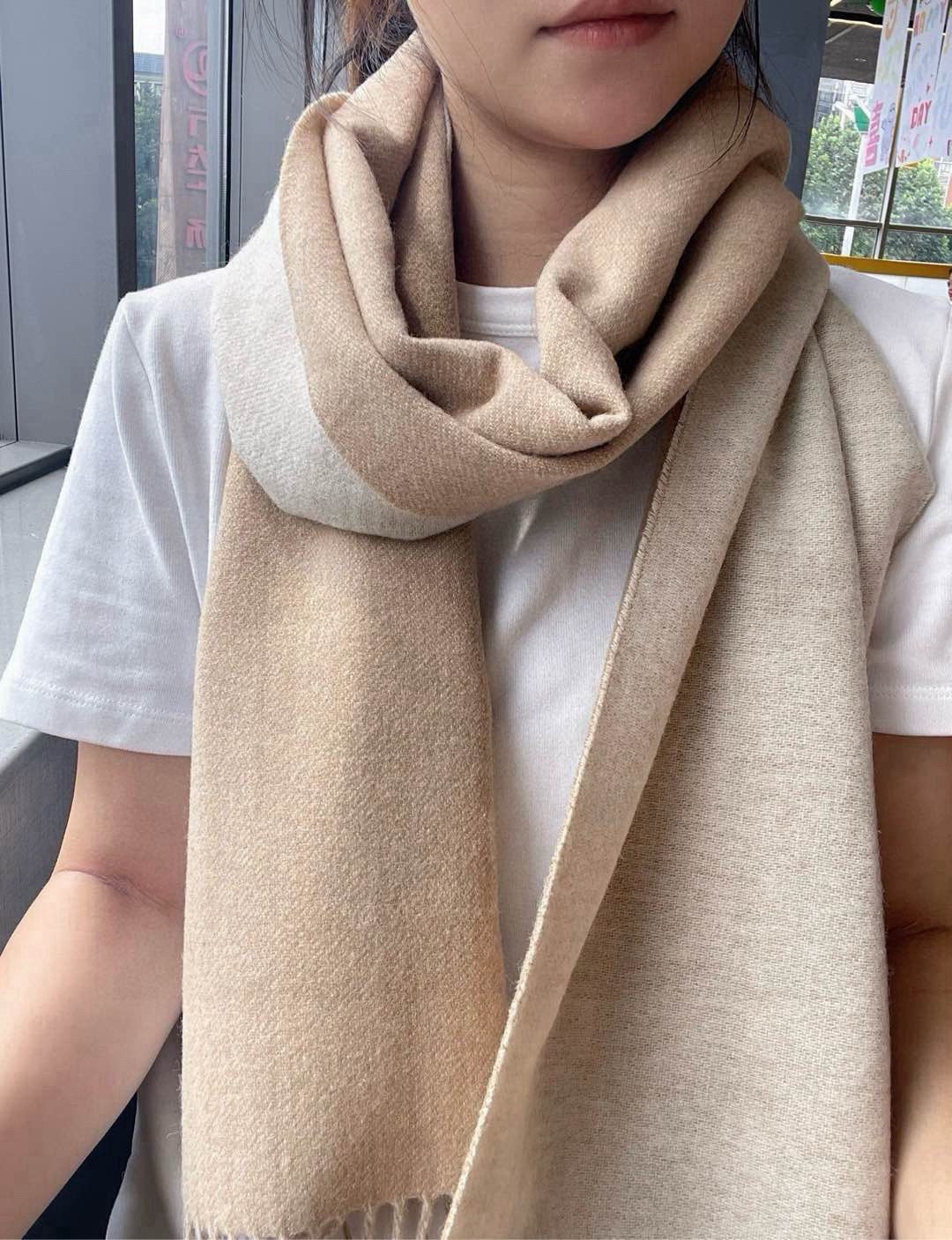 China Replica Loewe Scarf 42usd Only
