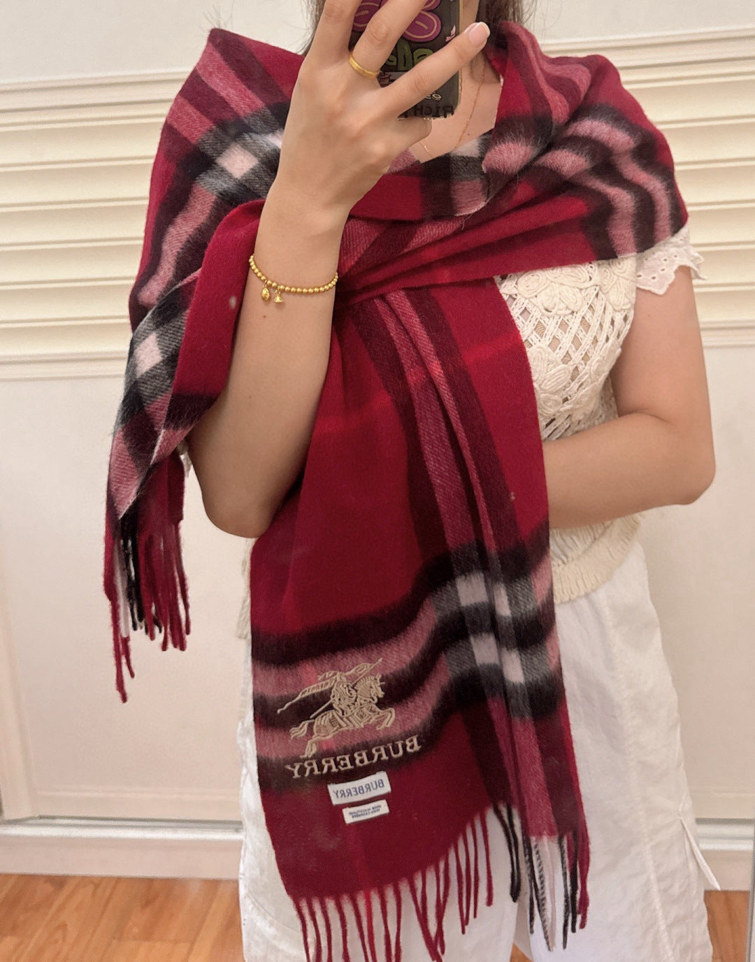 China Replica Burberry Scarf 38usd Only