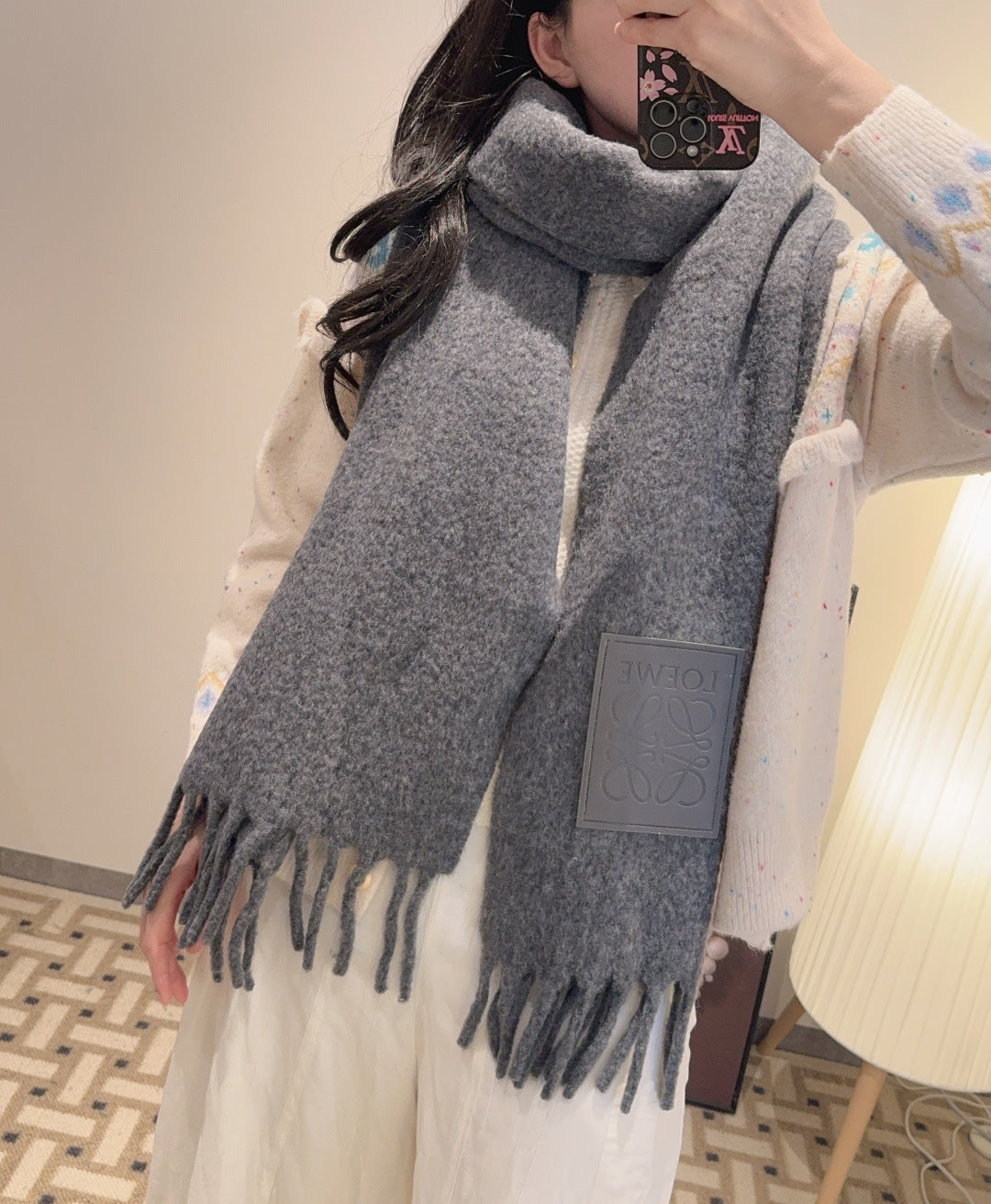 China Replica Loewe Scarf 84usd Only