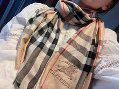 China Replica Burberry Scarf 52usd Only