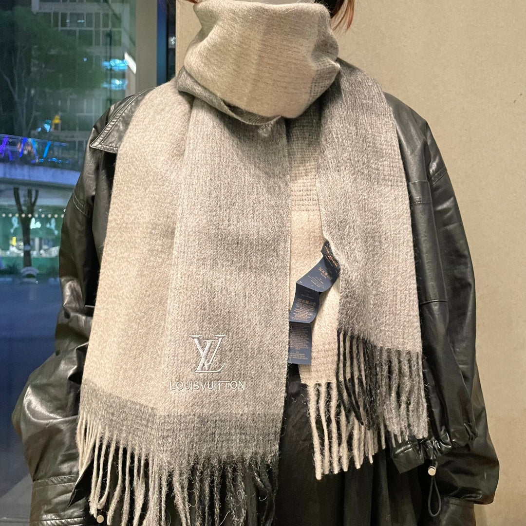China Replica LV Scarf 48usd Only