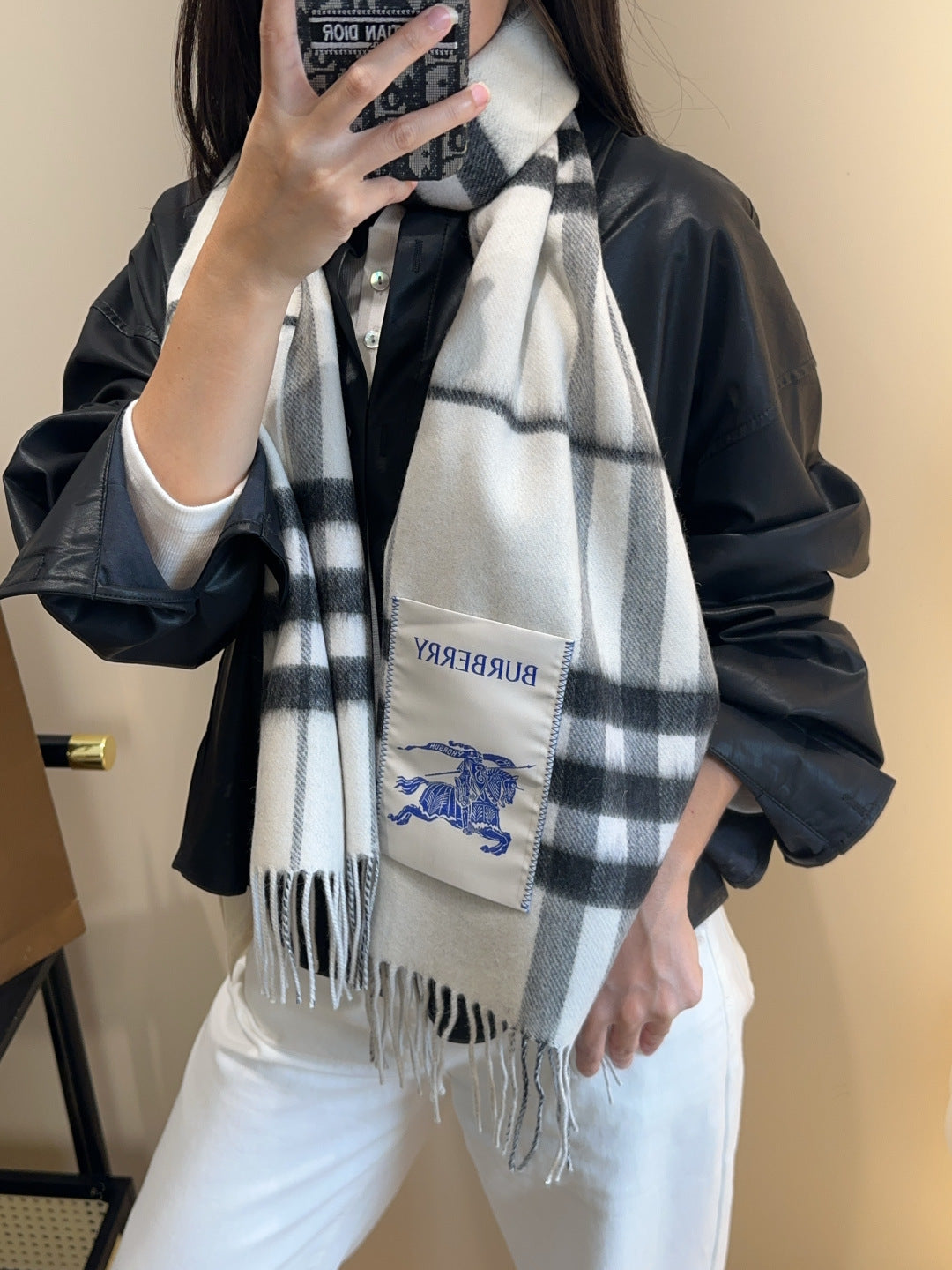 China Replica Burberry Scarf 50usd Only