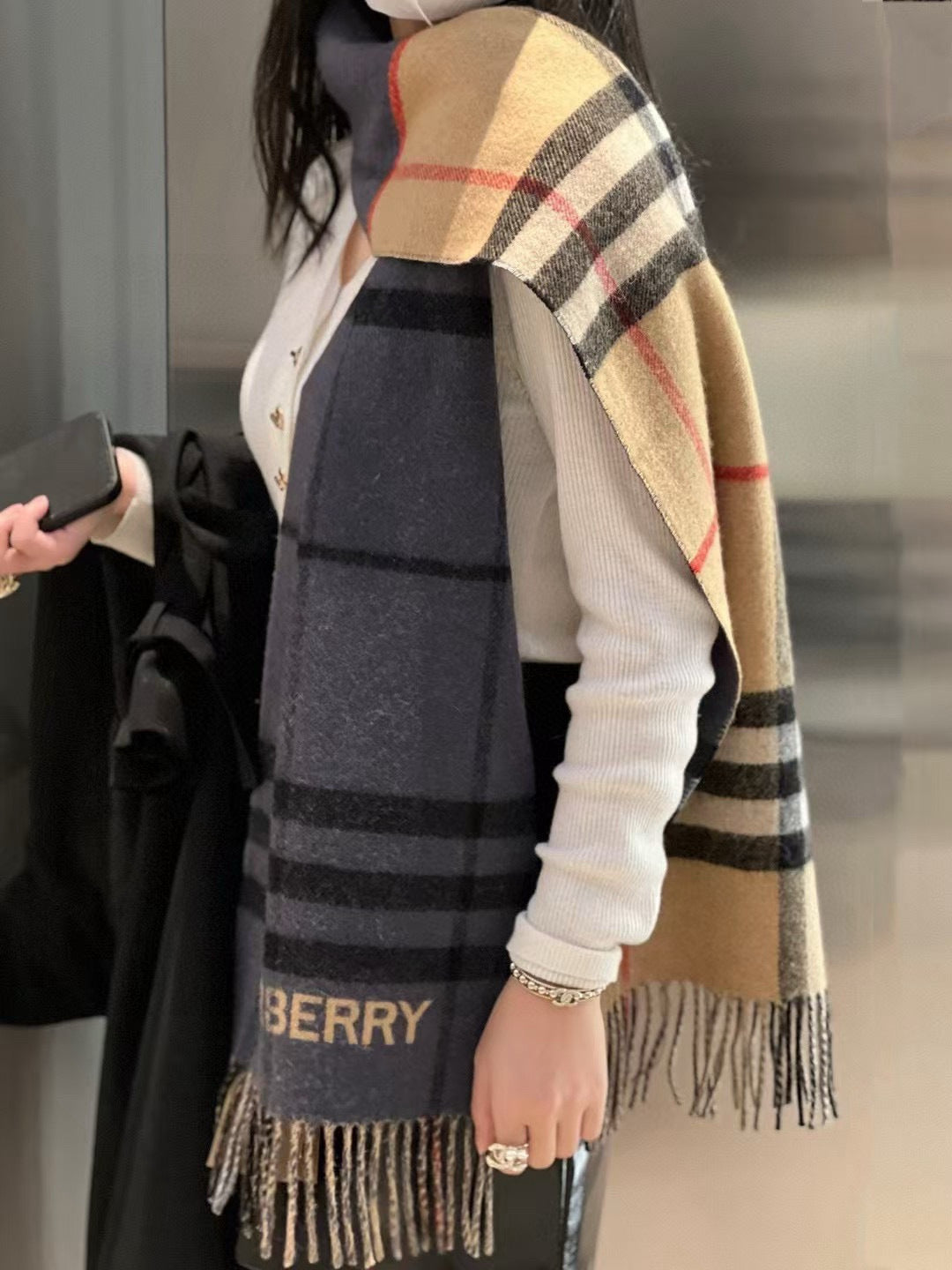 China Replica Burberry Scarf 46usd Only