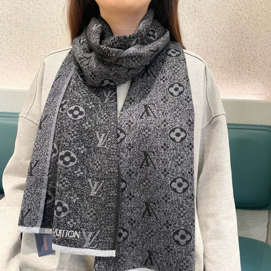 China Replica LV Scarf 56usd Only