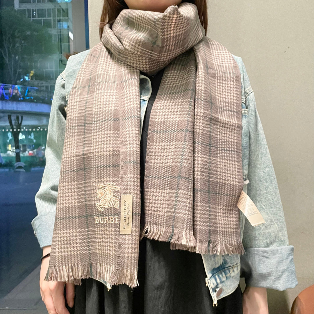 China Replica Burberry Scarf 44usd Only