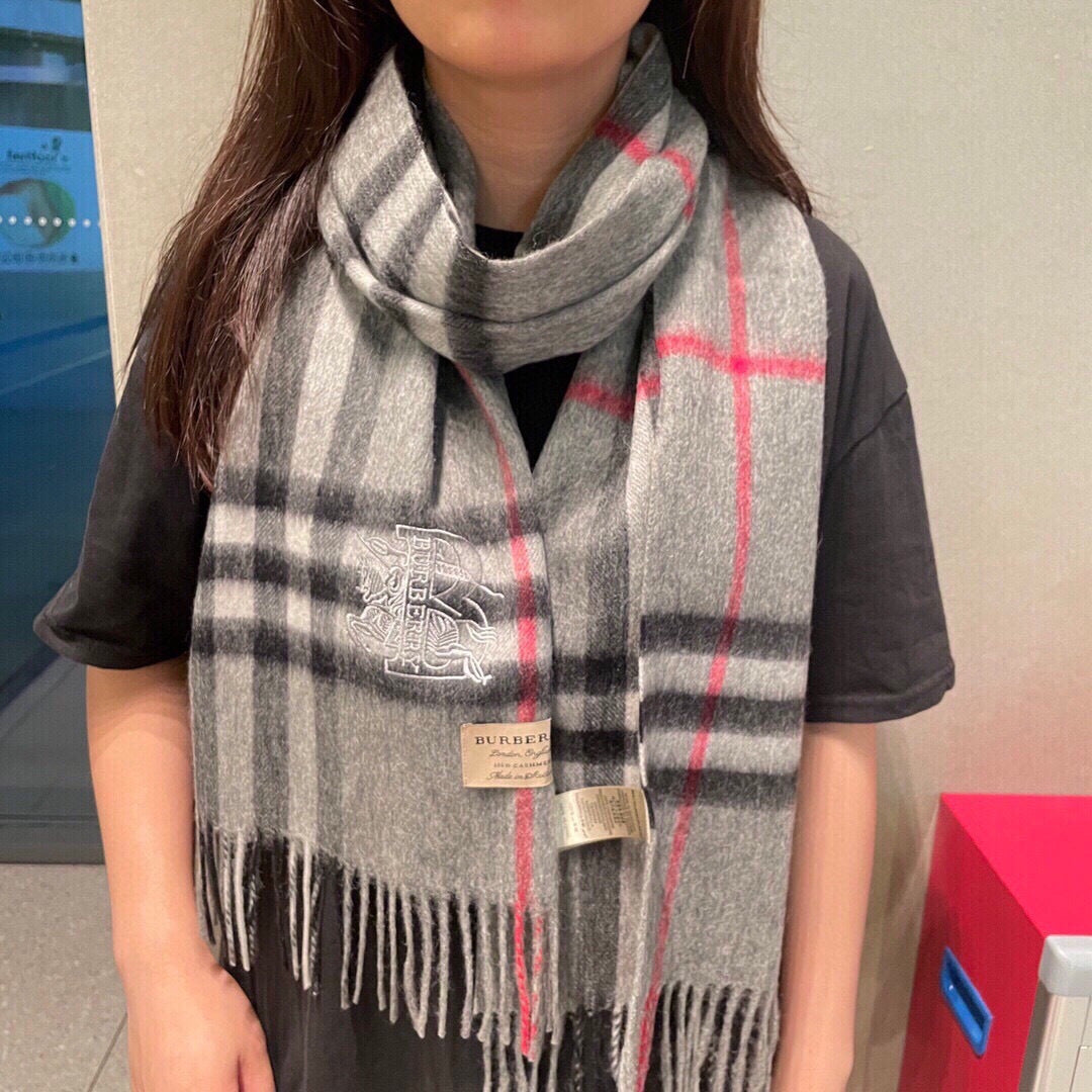China Replica Burberry Scarf 36usd Only