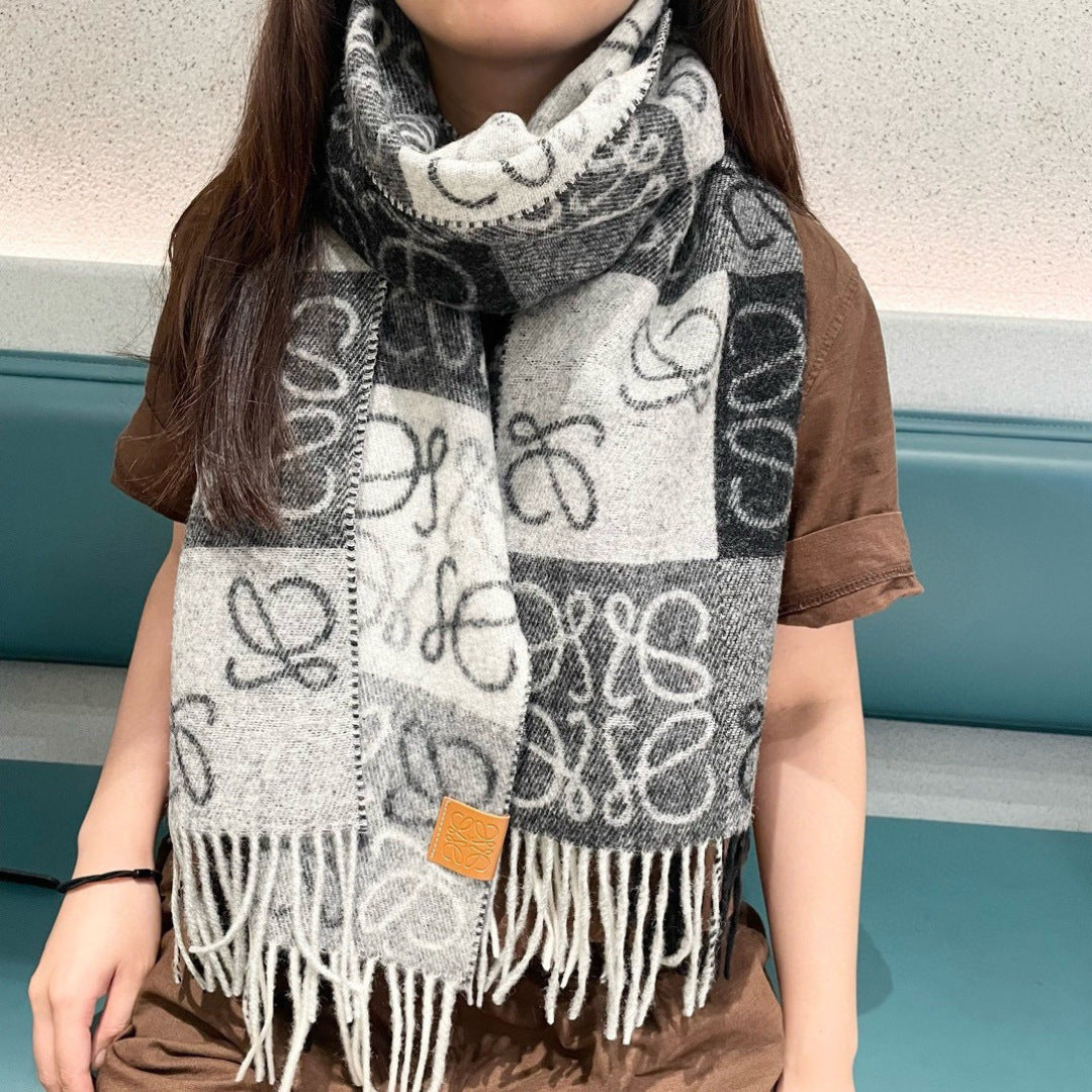 China Replica Loewe Scarf 44usd Only