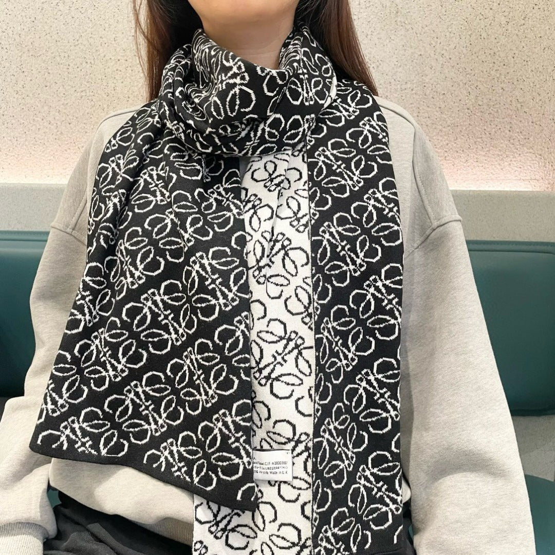 China Replica Loewe Scarf 48usd Only