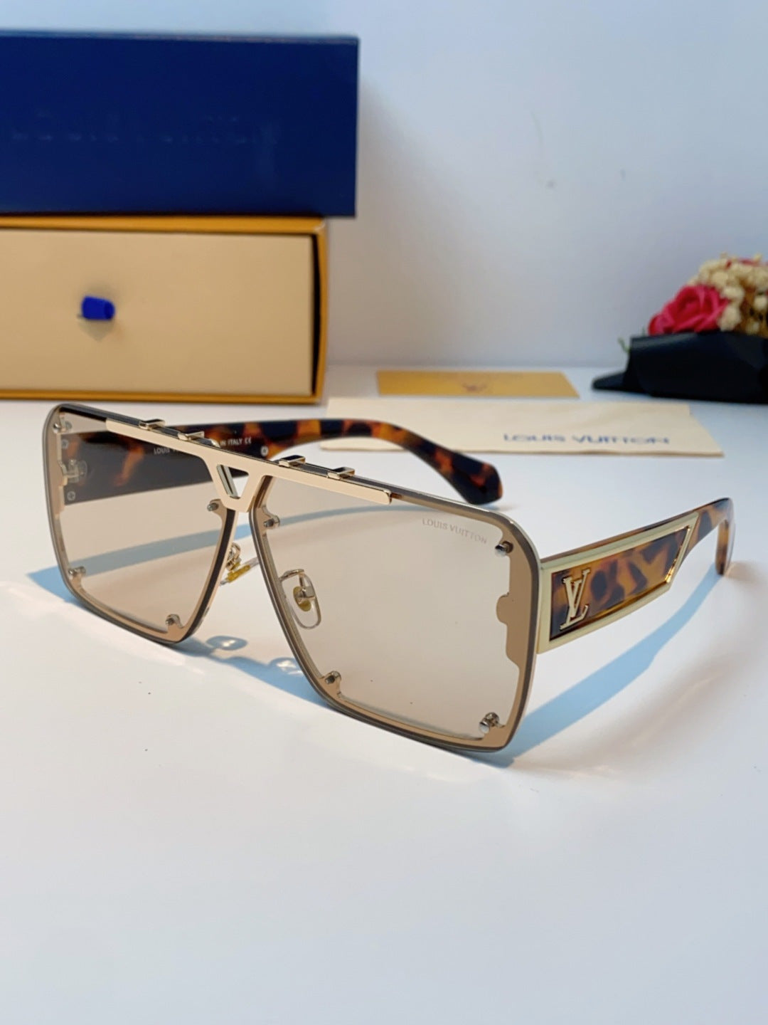 China Replica LV Sunglasses 32usd Only