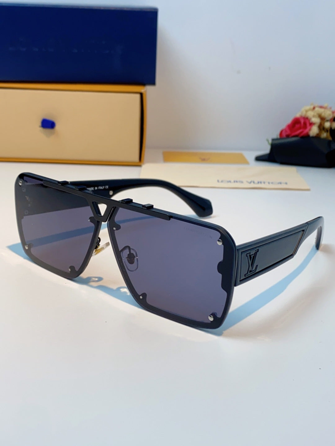 China Replica LV Sunglasses 32usd Only