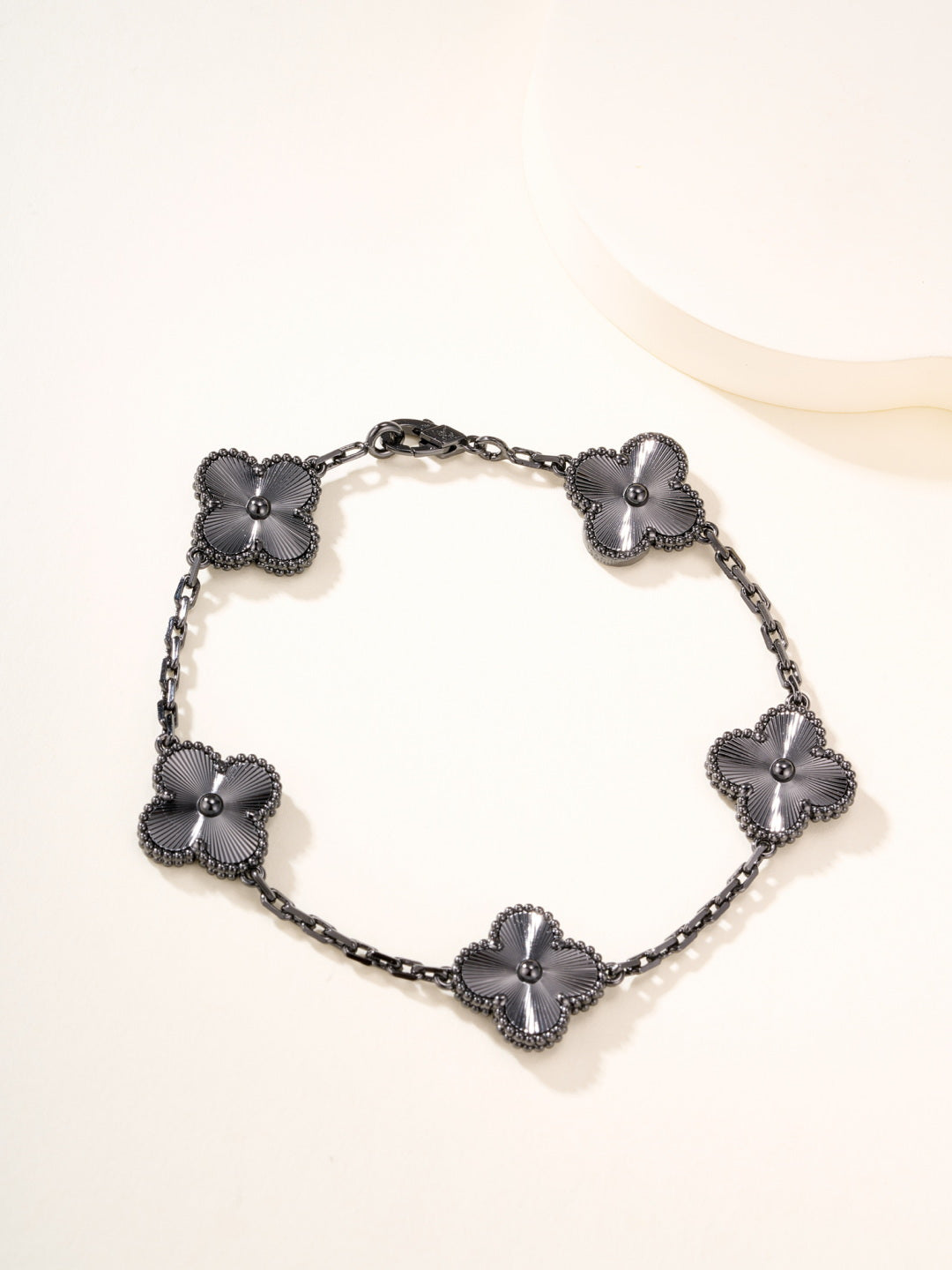 China Replica Van Cleef Arpels Bracelets 82usd Only