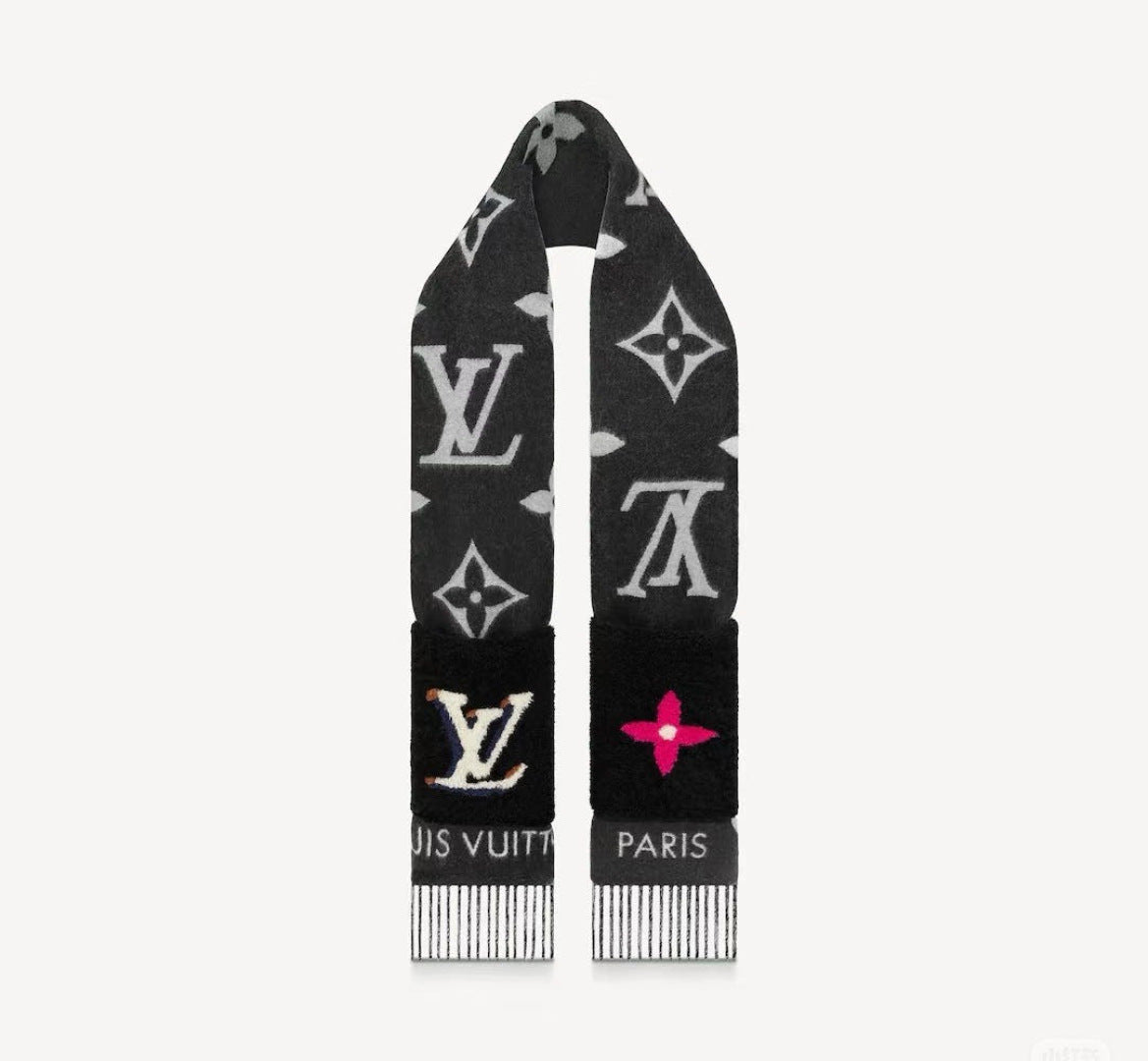 China Replica LV Scarf 68usd Only