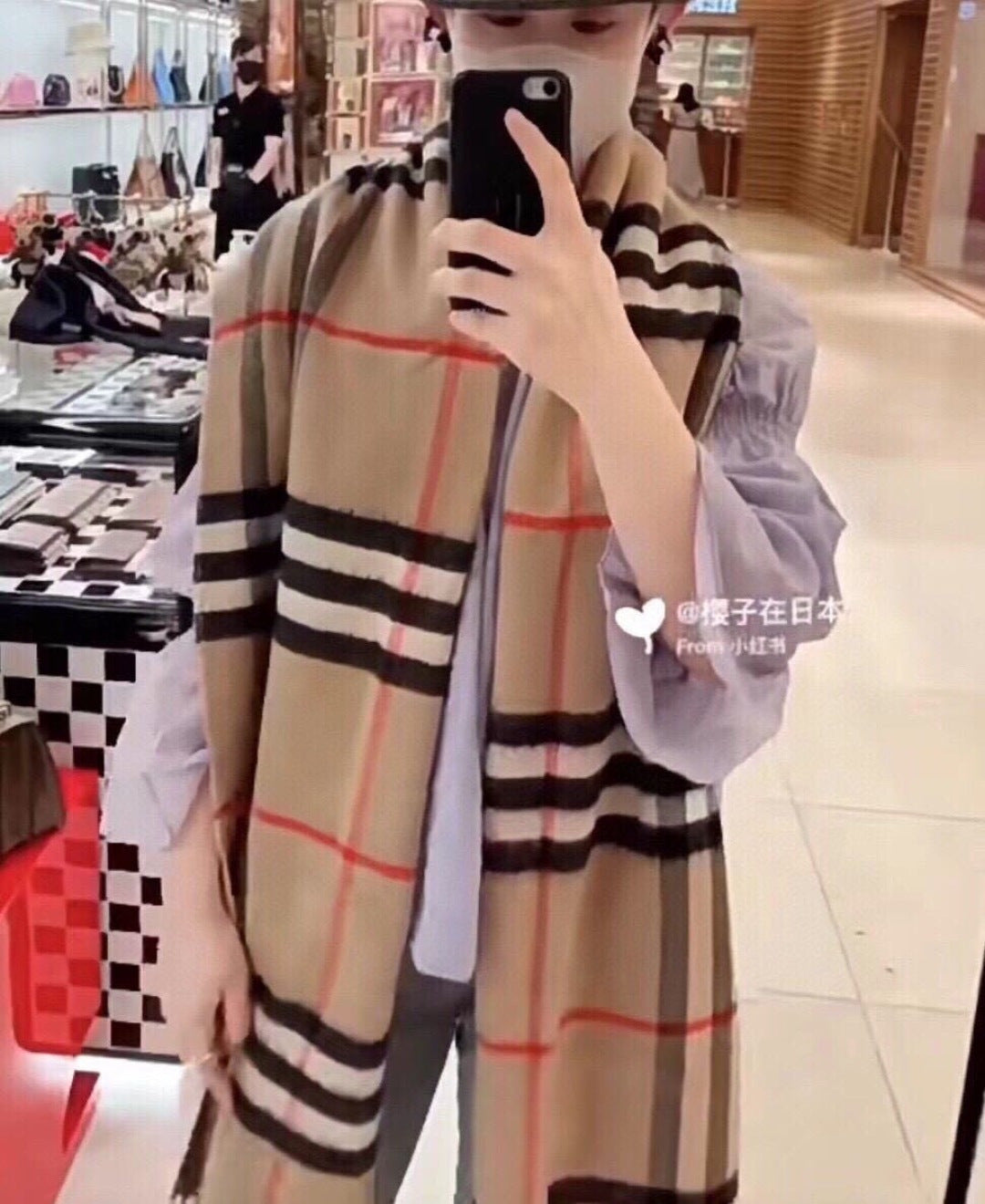 China Replica Burberry Scarf 38usd Only