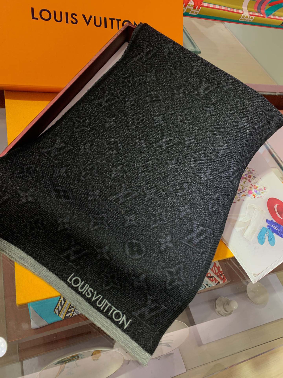 China Replica LV Scarf 20usd Only