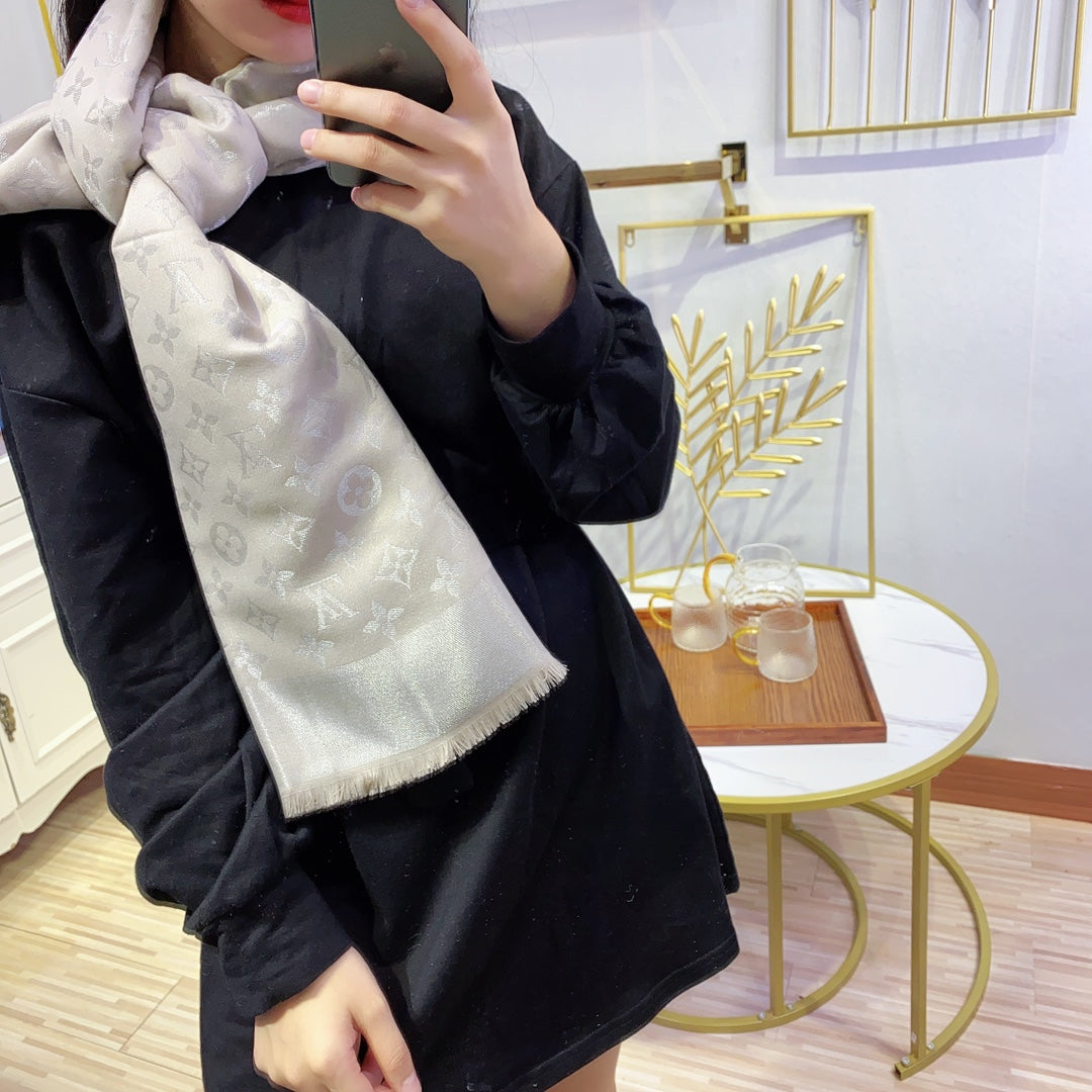 China Replica LV Scarf 20usd Only