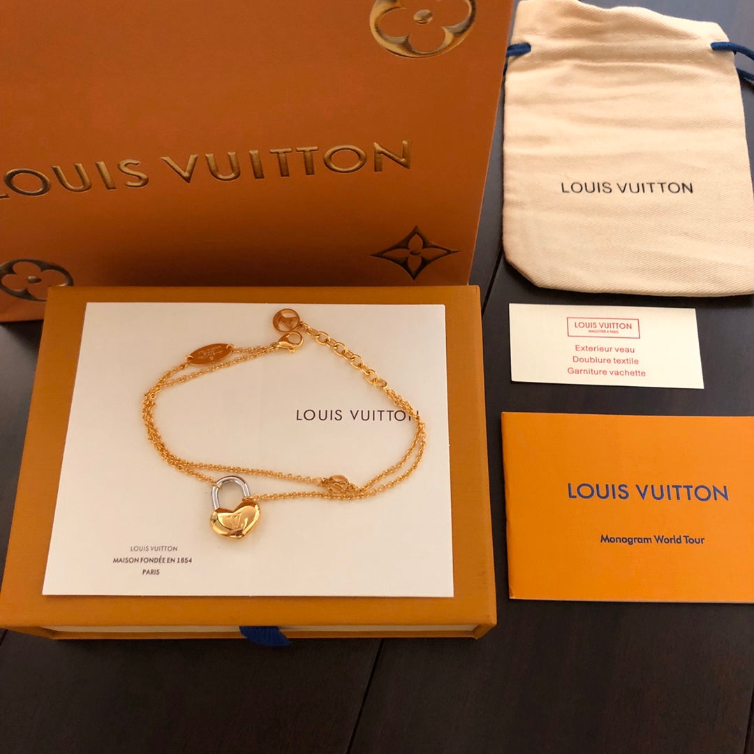 China Replica LV Bracelets 30usd Only