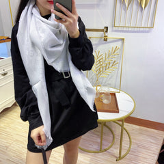 China Replica LV Scarf 20usd Only
