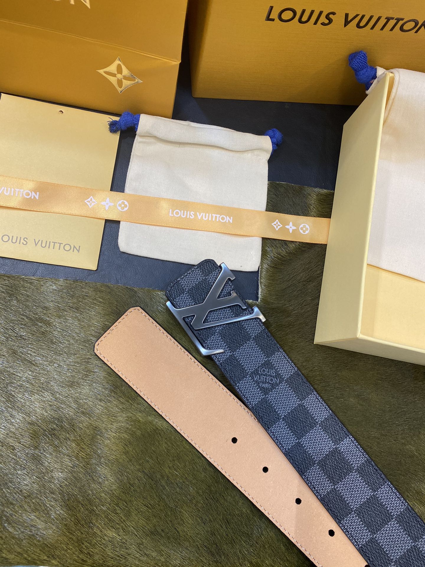 China Replica LV Belts 42usd Only
