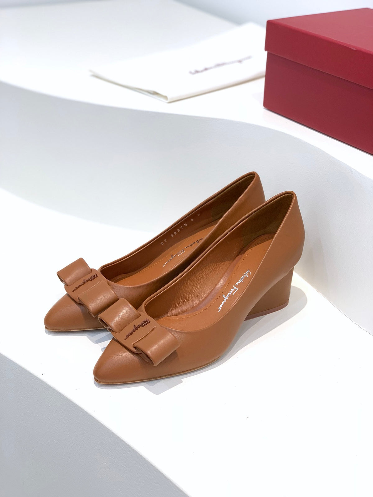 China Replica Ferragamo Women Shoes 105usd Only