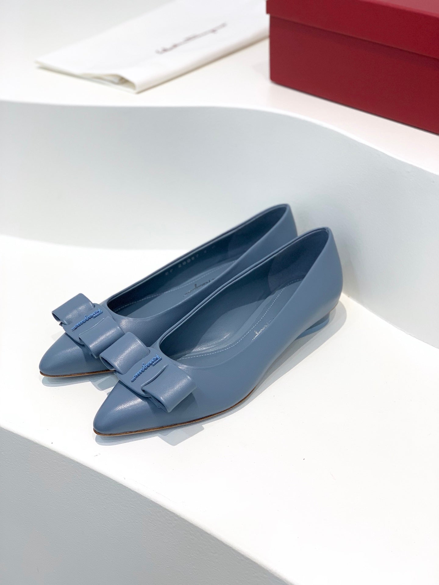 China Replica Ferragamo Women Shoes 105usd Only