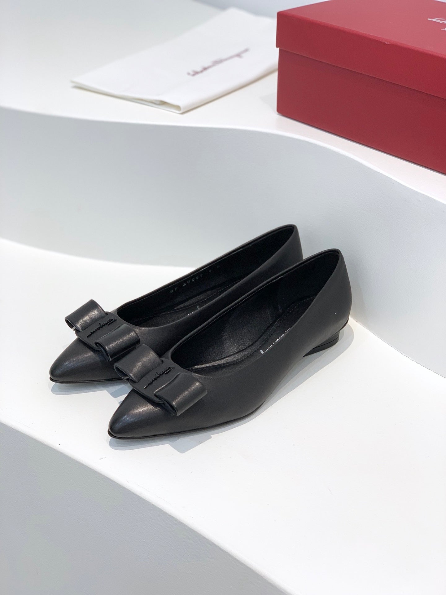 China Replica Ferragamo Women Shoes 105usd Only