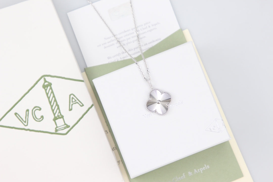 China Replica Van Cleef Arpels Necklaces 36usd Only