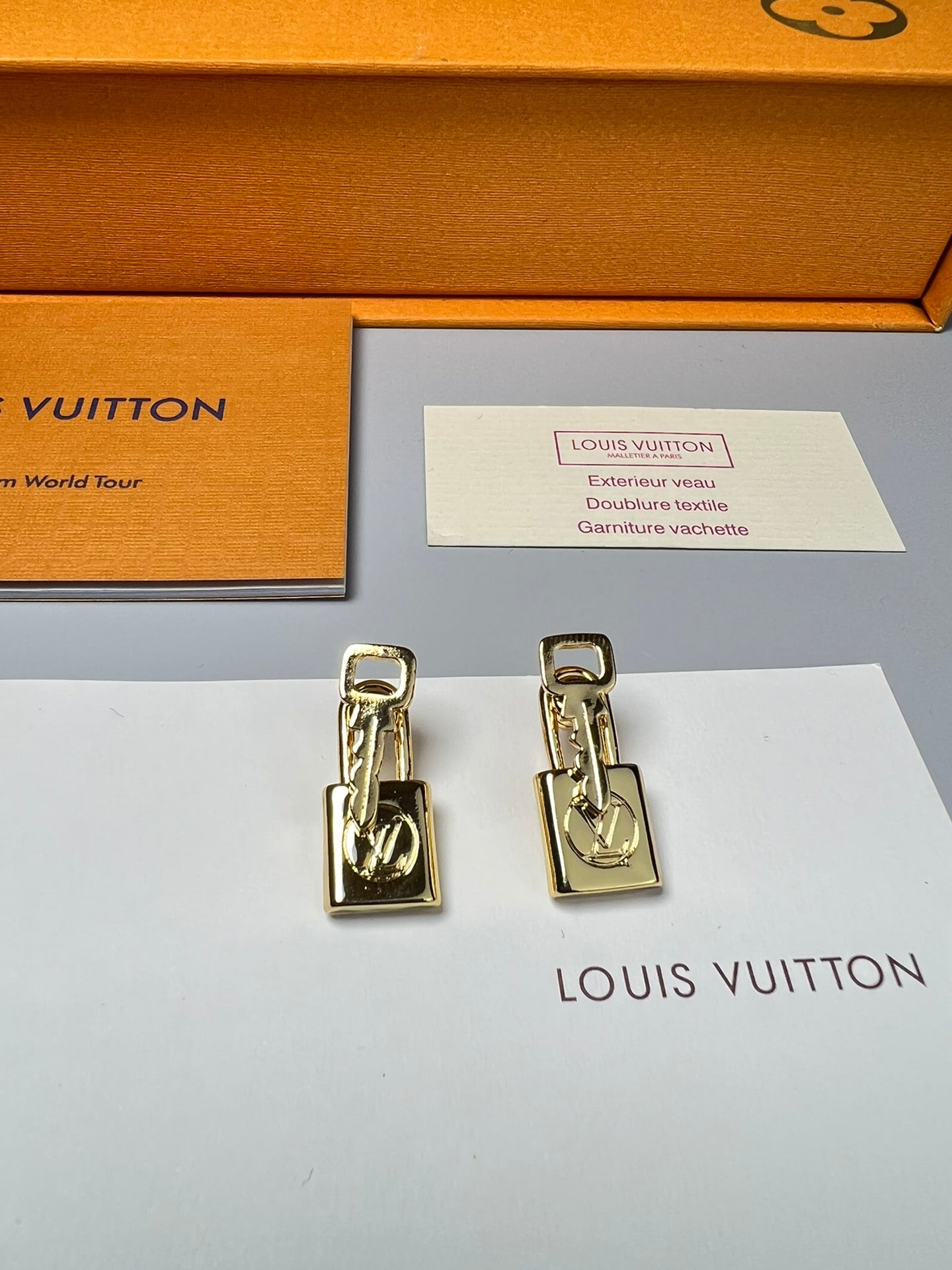 China Replica LV Earrings 32usd Only