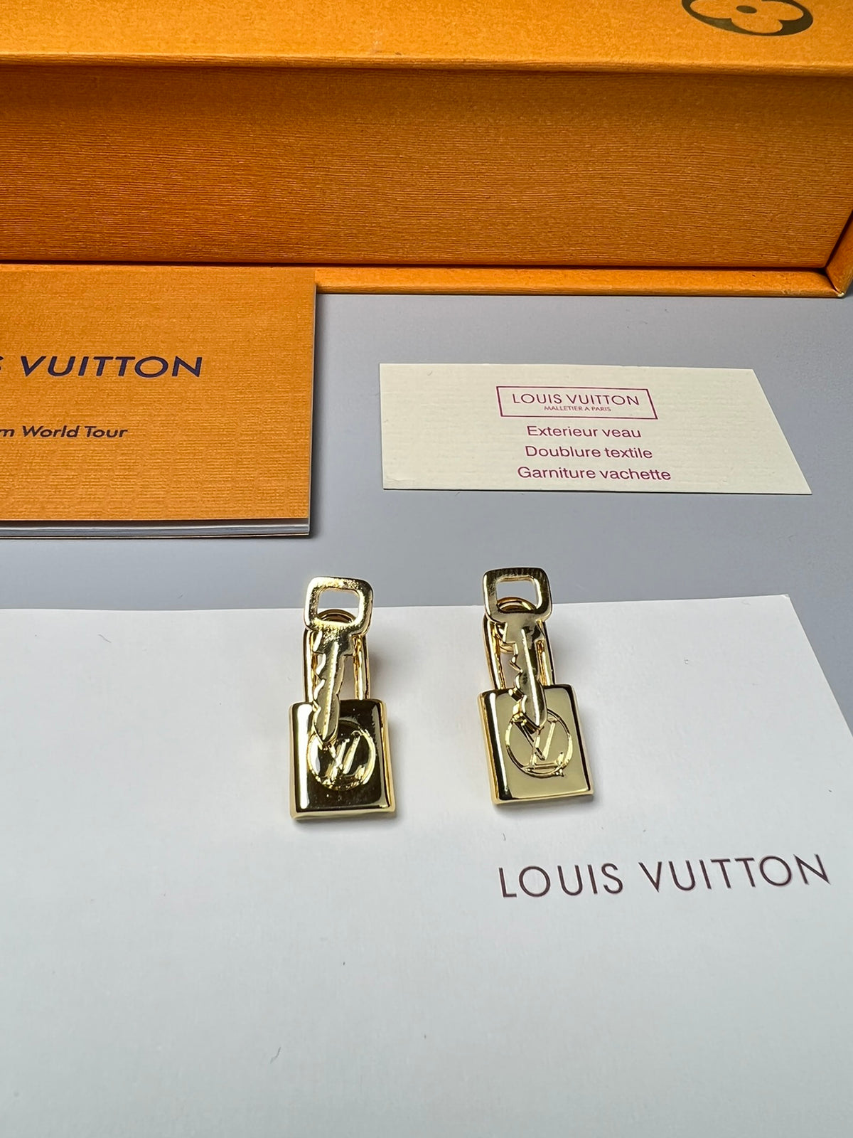 China Replica LV Earrings 32usd Only