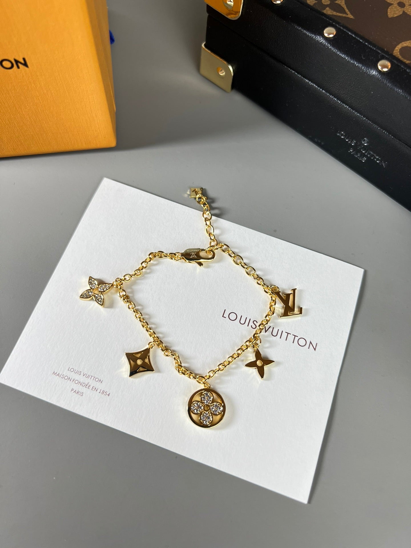 China Replica LV Bracelets 38usd Only