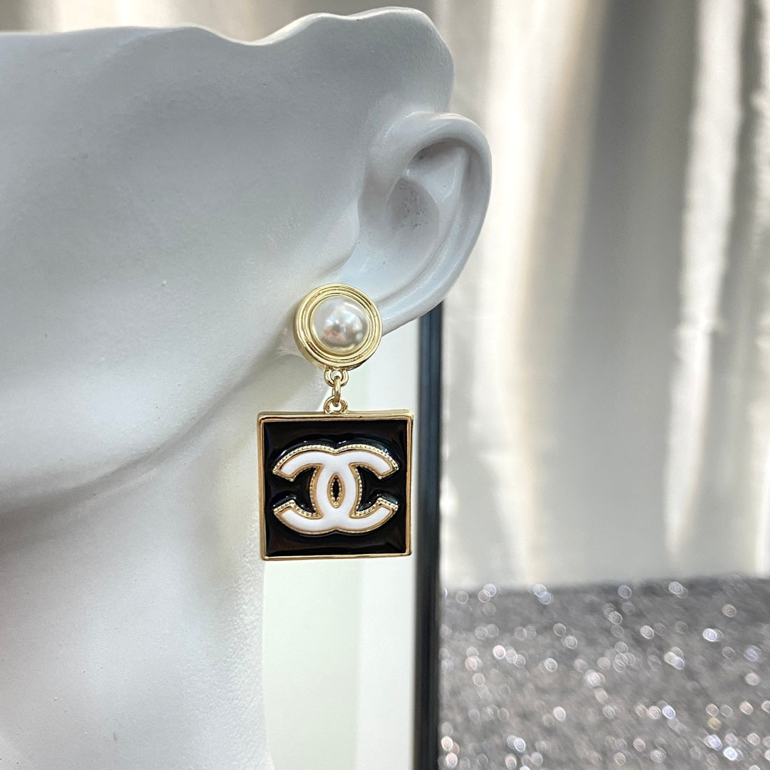 China Replica Chanel Earrings 28usd Only