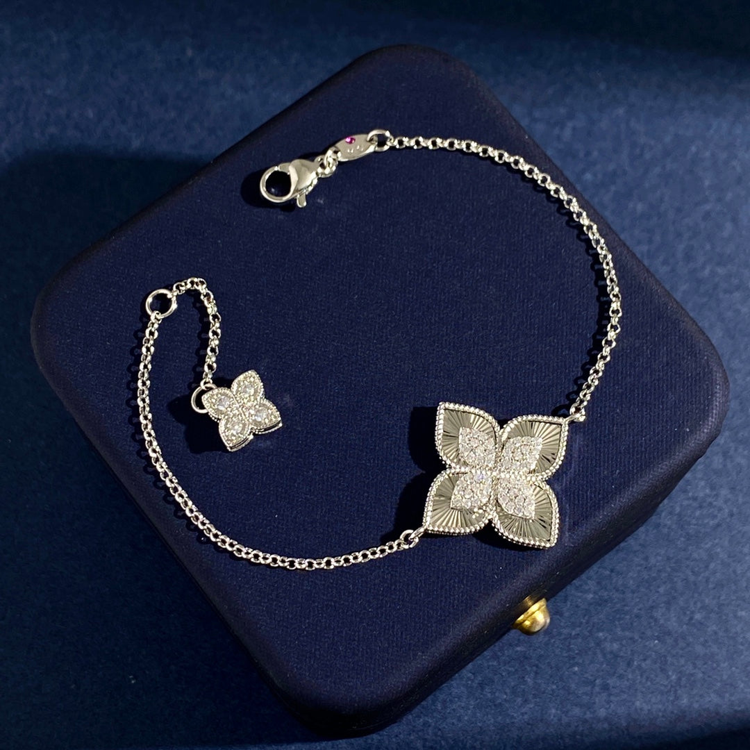 China Replica Van Cleef Arpels Bracelets 28usd Only