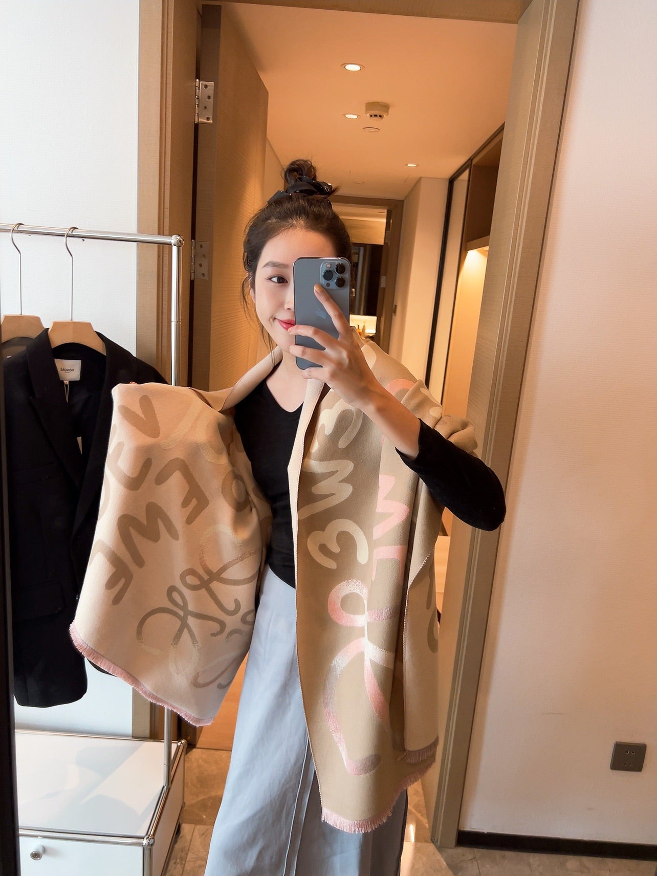 China Replica Loewe Scarf 13usd Only