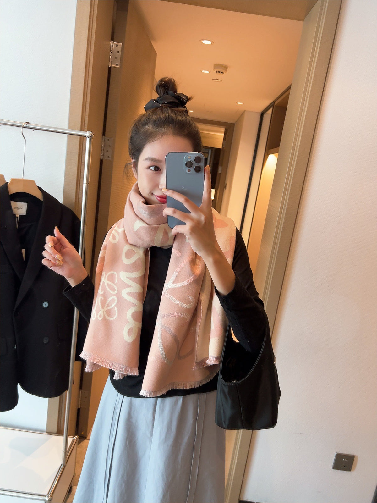 China Replica Loewe Scarf 13usd Only