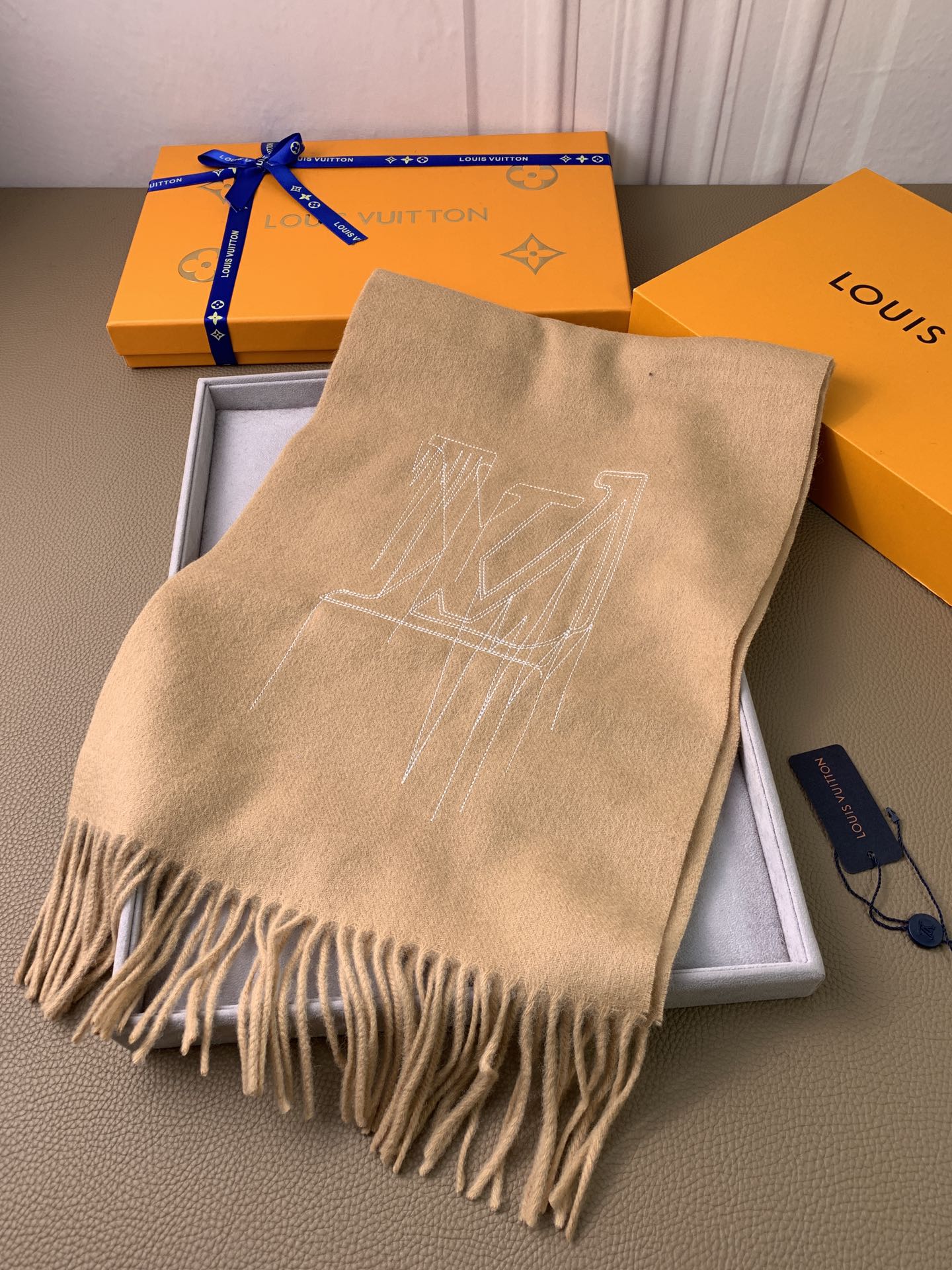China Replica Gucci Scarf 46usd Only