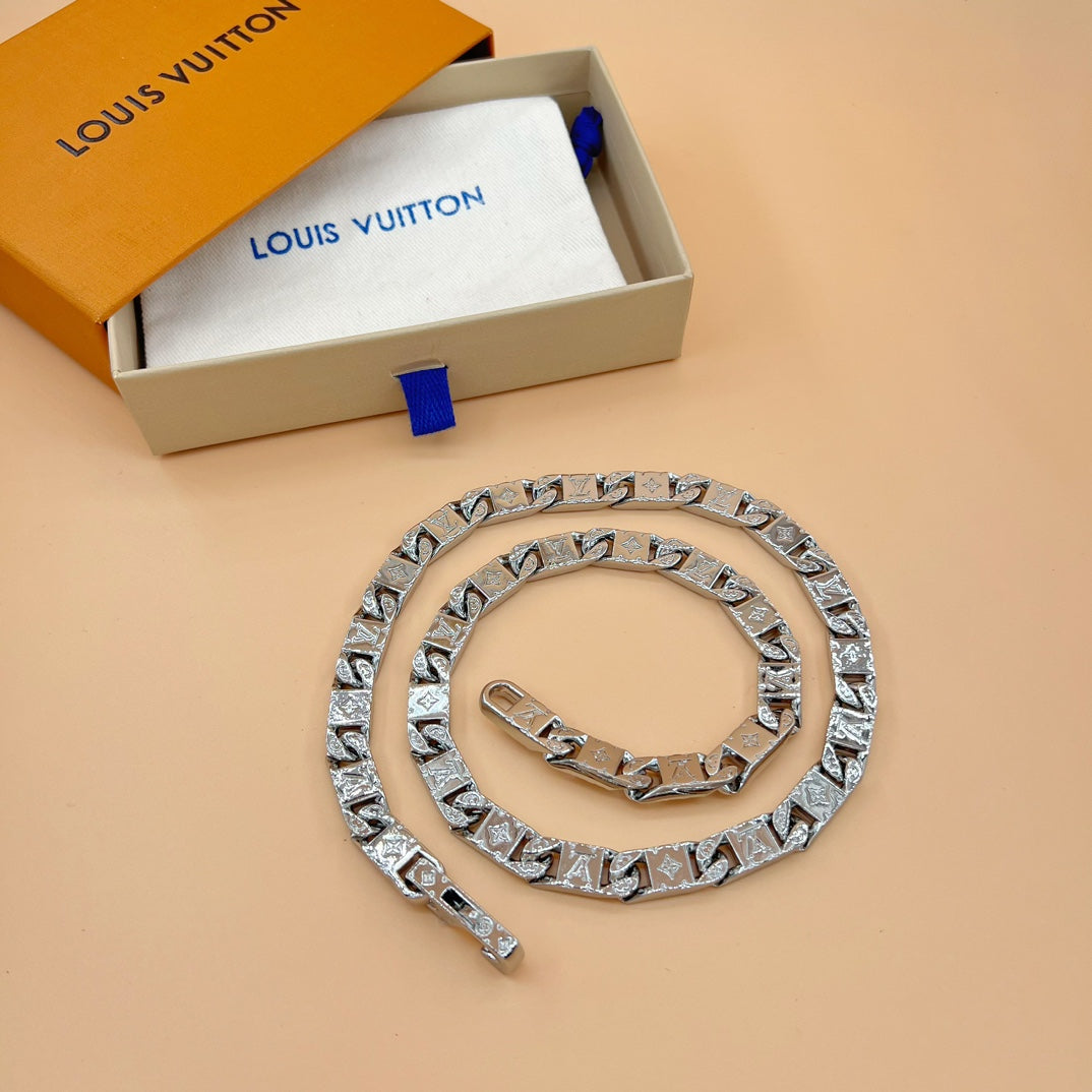 China Replica LV Necklaces 42usd Only