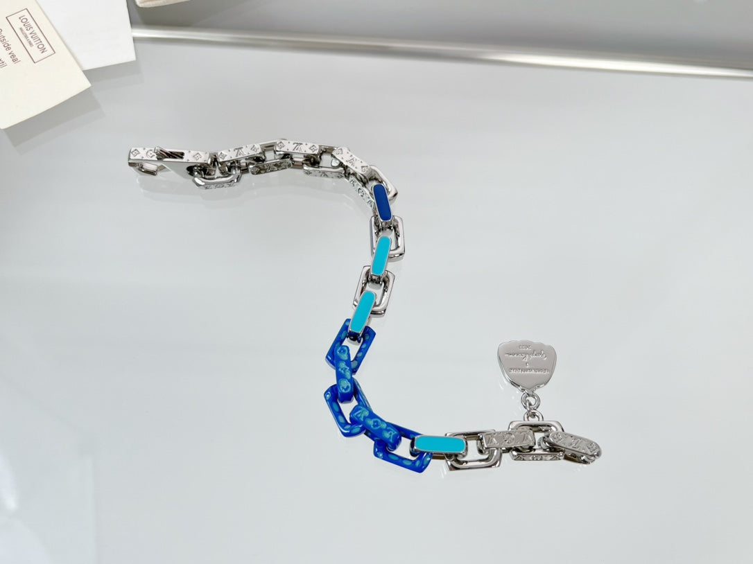 China Replica LV Bracelets 28usd Only