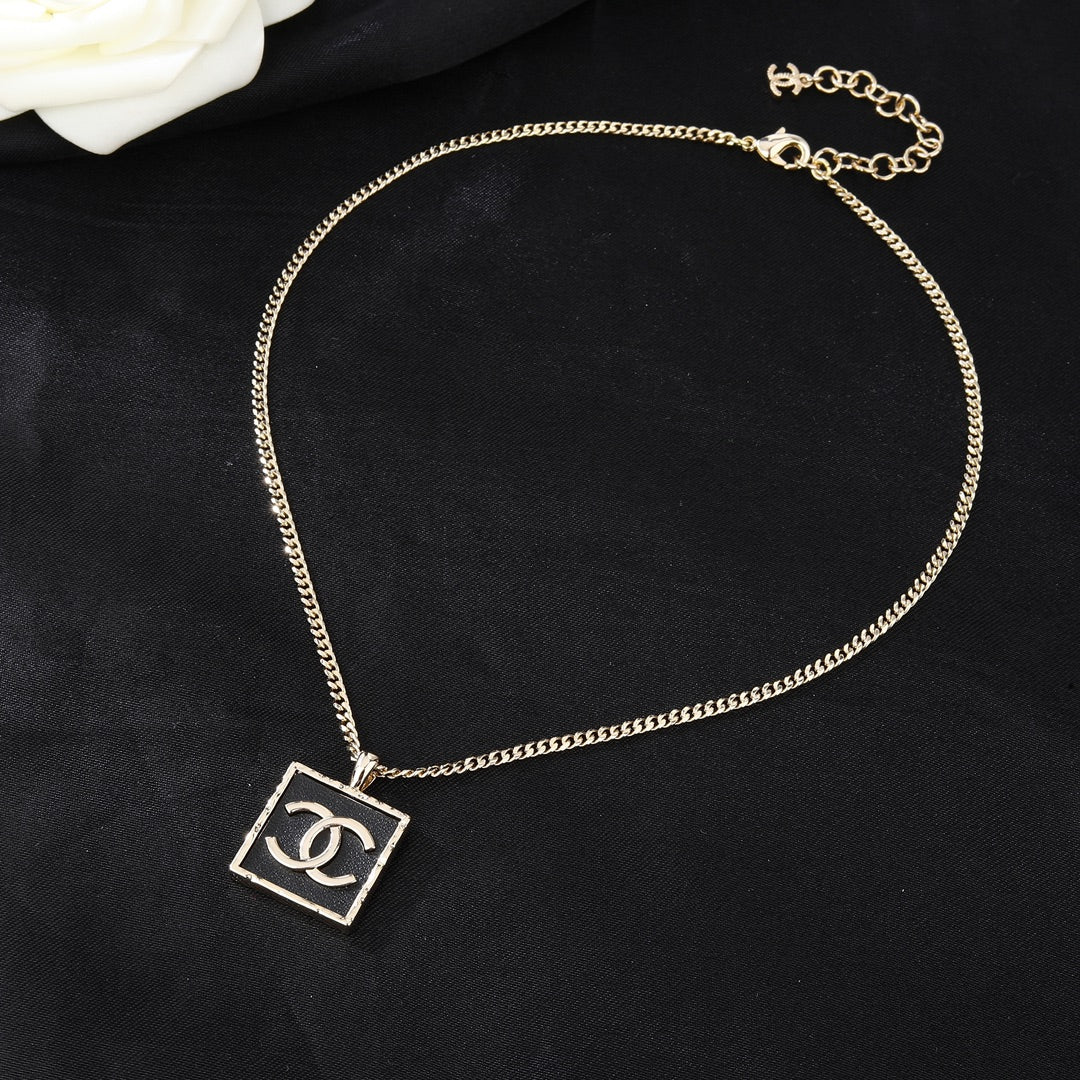 China Replica Chanel Necklaces 30usd Only