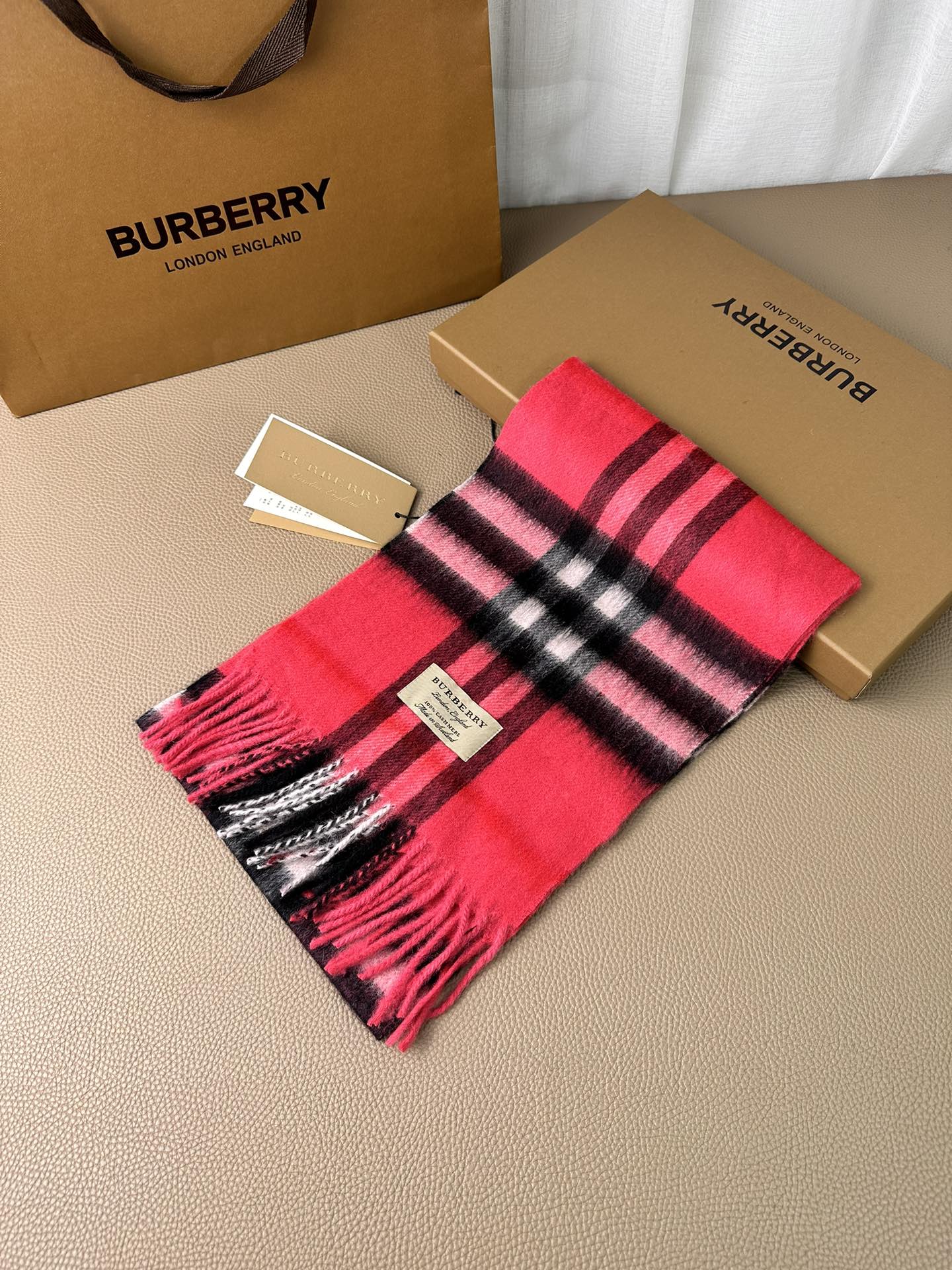China Replica Burberry Scarf 46usd Only
